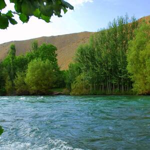 قم بزيارة منبع نهر زاینده